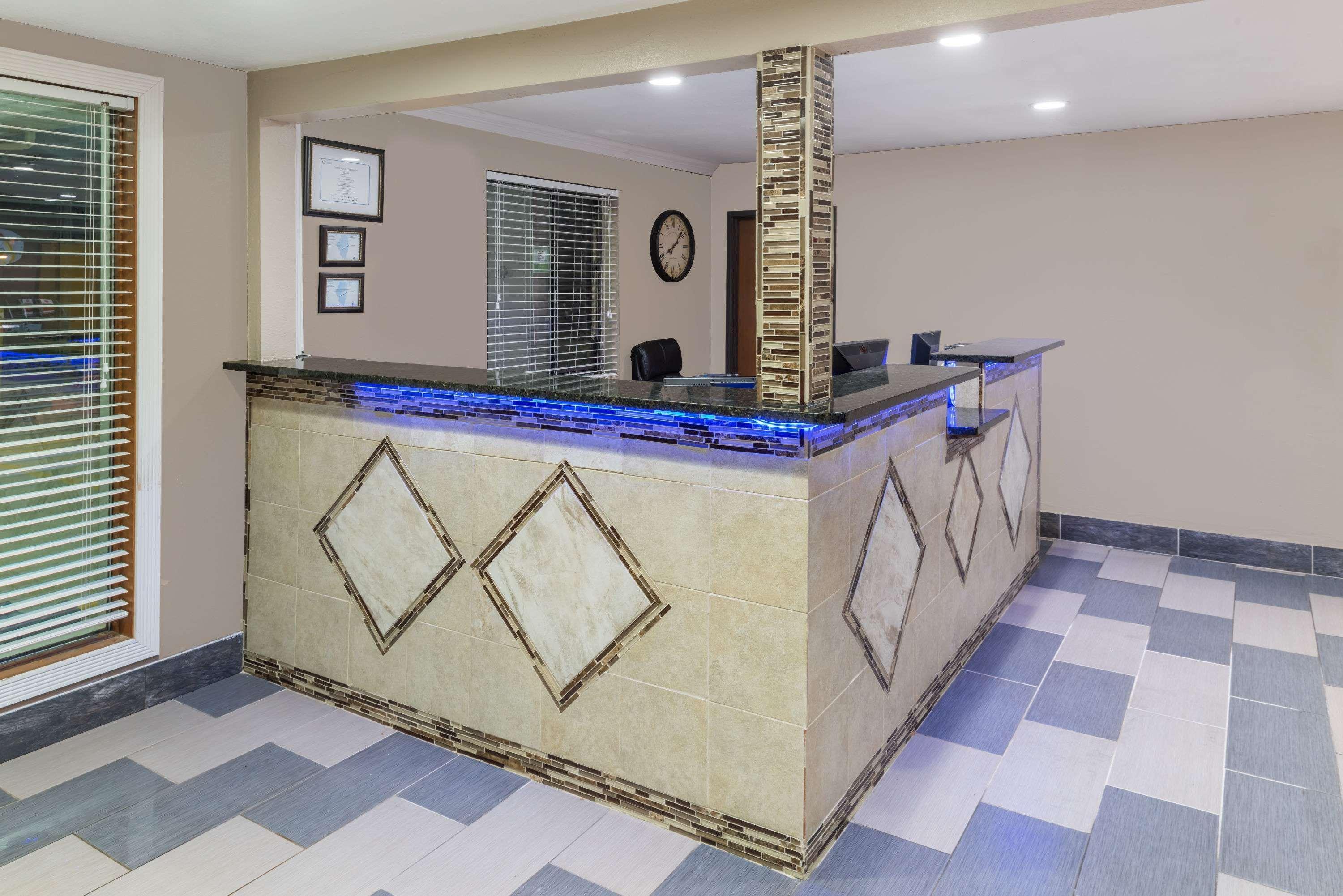 Super 8 By Wyndham Okawville Εξωτερικό φωτογραφία