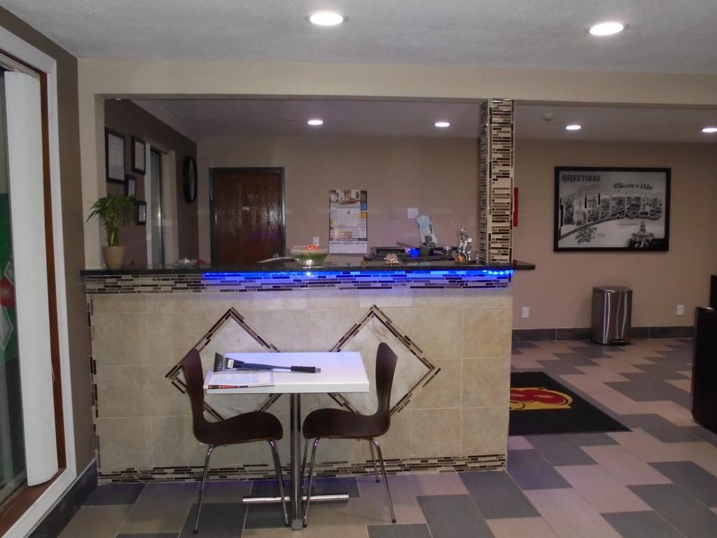 Super 8 By Wyndham Okawville Εξωτερικό φωτογραφία